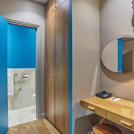 Le Robinet D'or Canal Saint Martin Hotel Paris