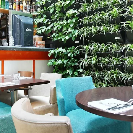 Le Robinet D'or Canal Saint Martin Hotel 3*