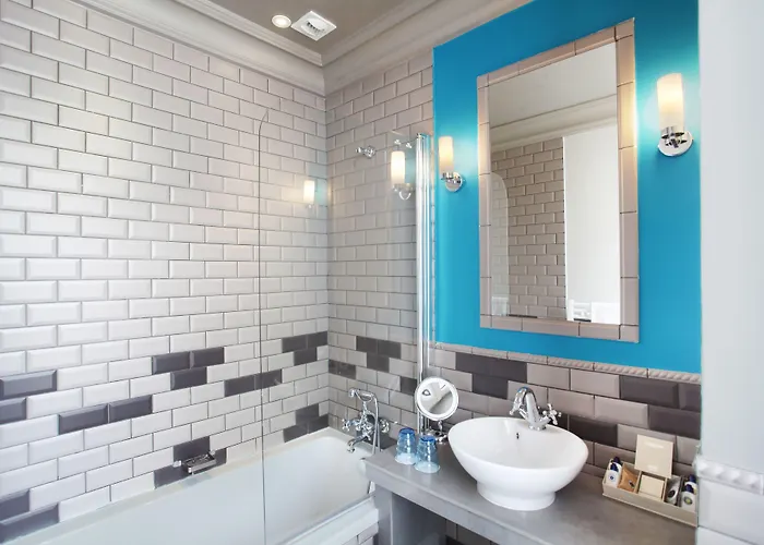 Le Robinet D'or Canal Saint Martin 3* パリ
