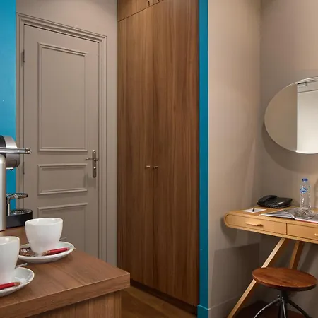 Hotel Le Robinet D'or Canal Saint Martin 3*