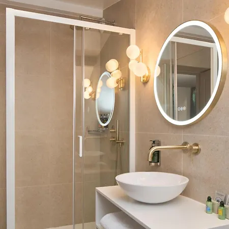 Le Robinet D'or Canal Saint Martin Hotel París