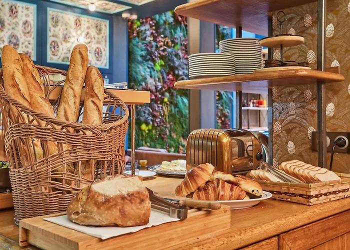 Hotel Le Robinet D'or Canal Saint Martin Paris