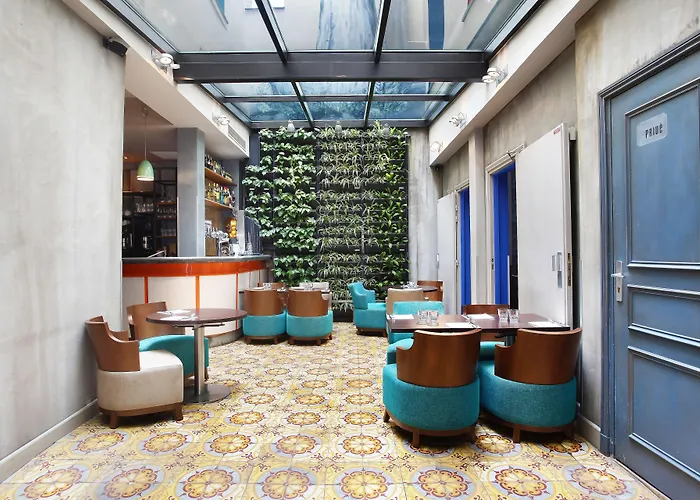 Hotel Le Robinet D'or Canal Saint Martin Paris